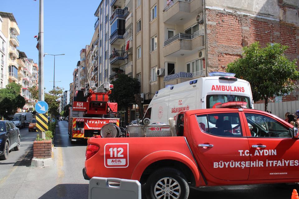 EFELER'DE DOĞAL GAZ KAÇAĞI PANİĞİ, 6 KATLI BİNA TAHLİYE EDİLDİ