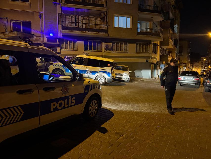 AYDIN'DA DURDURULAN ARAÇTA VE ŞÜPHELİLERDE UYUŞTURUCU ÇIKTI