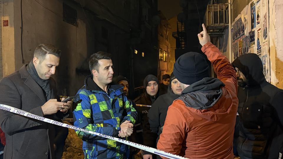 Binanın kolonu çatladı, 83 kişi tahliye edildi