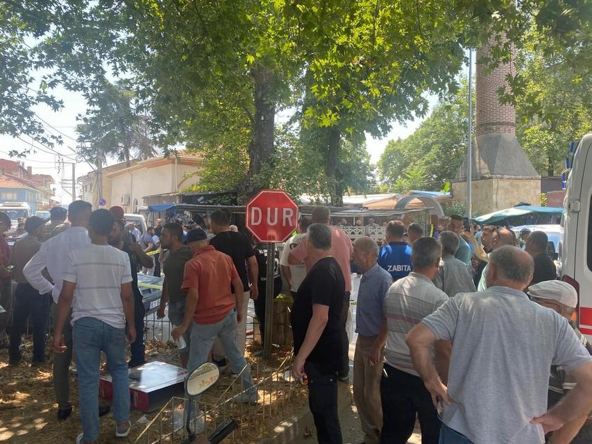 Cuma namazı çıkışı silahlı saldırı: 4 kişi yaralandı