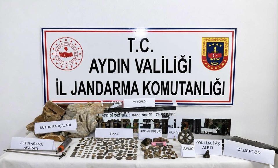 Aydın’da 157 sikke ve çok sayıda obje ele geçirildi