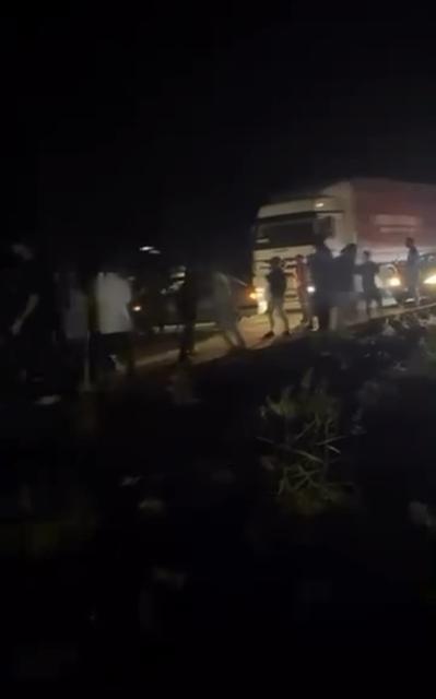 Kaza sonrası taraflar arasında kavga çıktı: Karayolunda uzun araç kuyruğu oluştu
