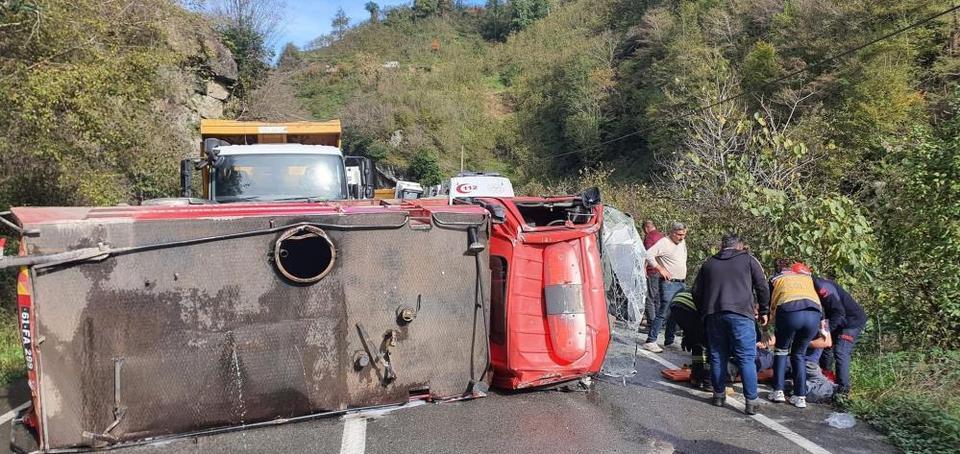 Yangına giden itfaiye aracı kaza yaptı: 2 yaralı