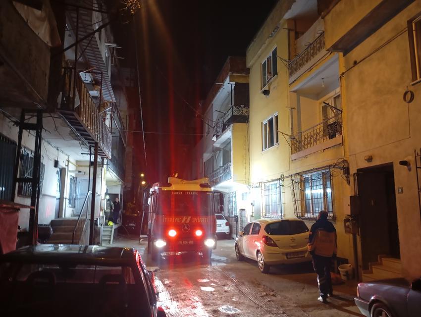 Yangın nedeniyle daire kullanılamaz hale geldi