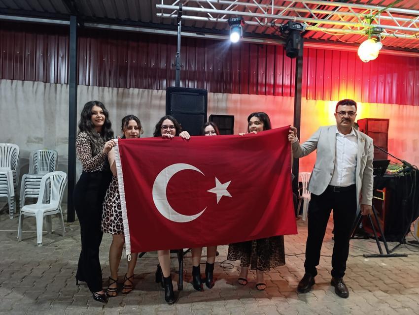 Anneler Günü'ne özel leopar gecesi