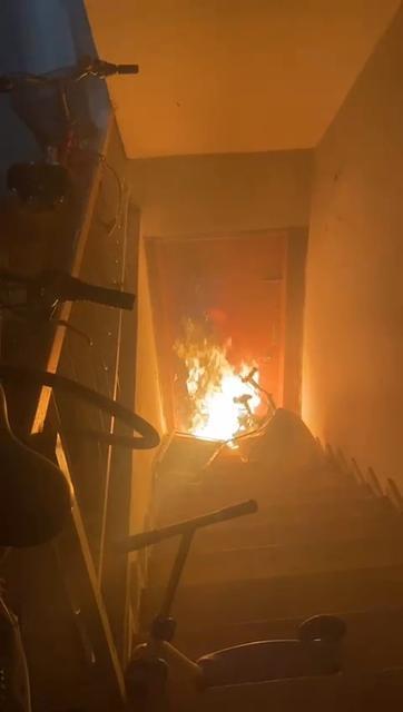 Kaldığı apartmanı 3 gün üst üste yaktı