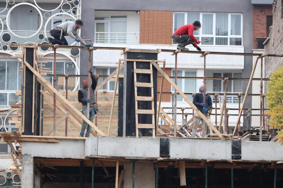 İş güvenliği yok sayıldı: İki inşaatta riskli çalışma