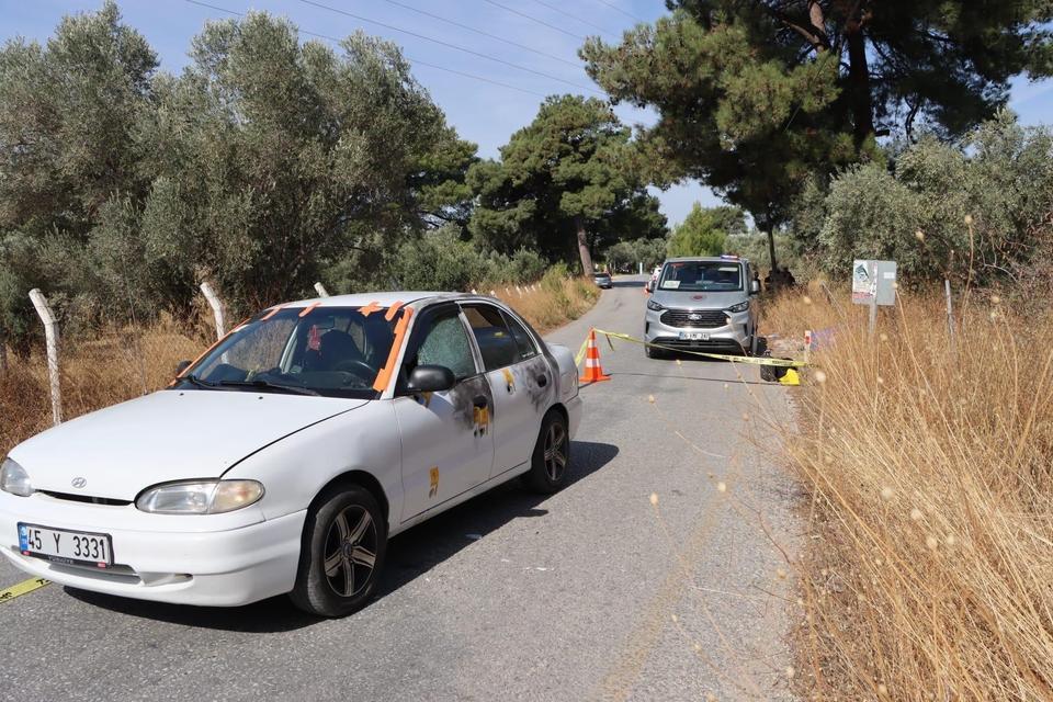 İZMİR'DE OTOMOBİLDEKİ ŞAHSA SİLAHLI SALDIRI: 1 ÖLÜ