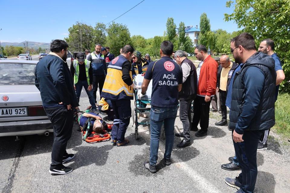 Otomobille cip çarpıştı: 2'si çocuk 5 yaralı