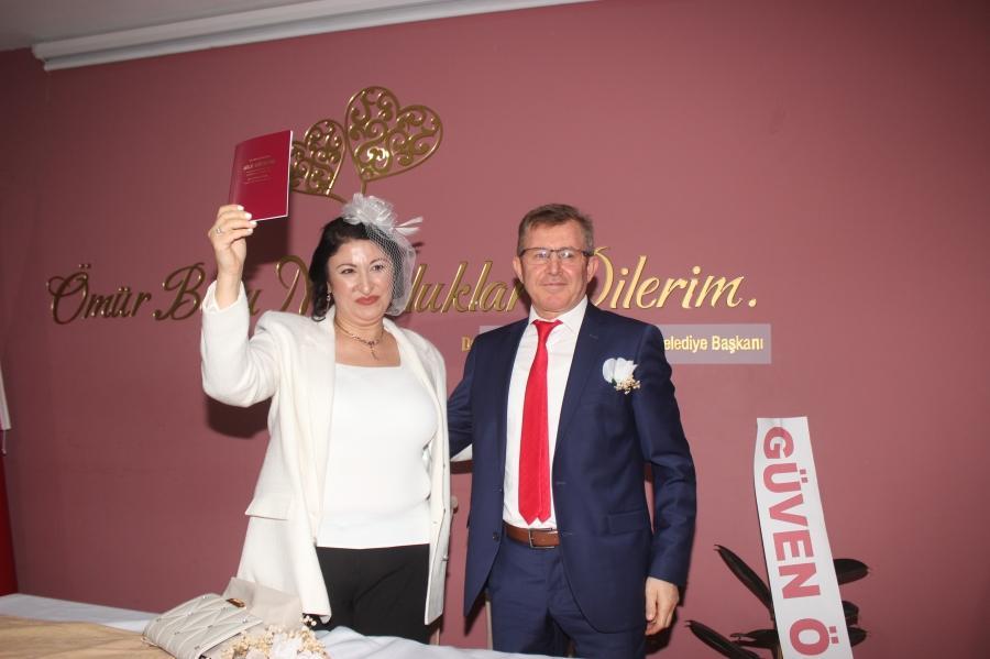 Arzu  Baydemir-Aşir Akkuş