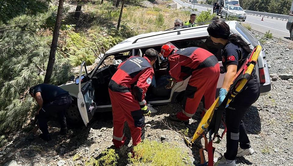 Muğla-Denizli karayolunda kaza: 2 yaralı