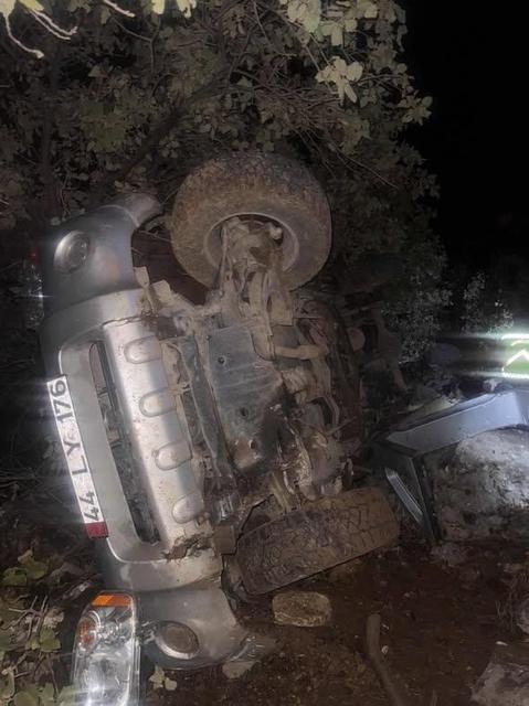 Pikap devrildi: 2’si çocuk 6 kişi yaralandı