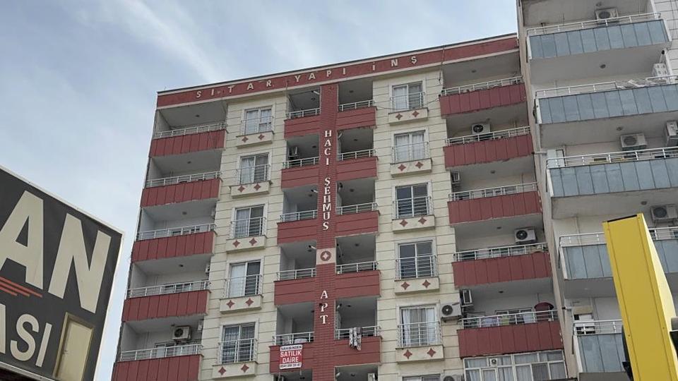 Anne, baba ve 5 yaşındaki çocukları ölü bulundu