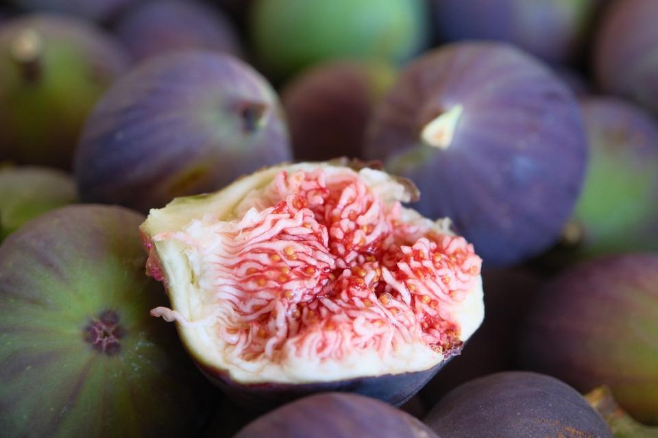 KRALİÇE İNCİRİNİN İHRACATINDA KİLOGRAM BAŞINA 1 DOLARLIK DEĞER ARTIŞI OLDU "BURSA SİYAHI" GEÇEN YIL 1 DOLAR DAHA DEĞERLİ İHRAÇ EDİLDİ GEÇEN YIL ZİRAİ DON VE KURAKLIĞA RAĞMEN BURSA SİYAHINDA İHRACAT BAŞARISI GERÇEKLEŞTİ