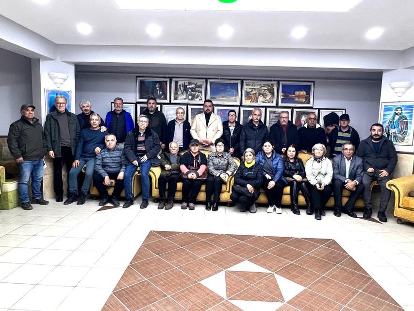 Söke  Alevi Kültür Derneğinde Bir Araya  Gelen Çevre  Gönüllüleri Kül Depolama Alanına  Tepkilerini Dile  Getirdiler