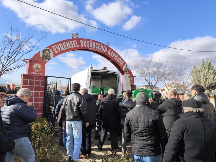 BURSA'DA FECİ KAZADA HAYATINI KAYBEDEN 2 GENÇ KIZ SON YOLCULUĞUNA UĞURLANDI