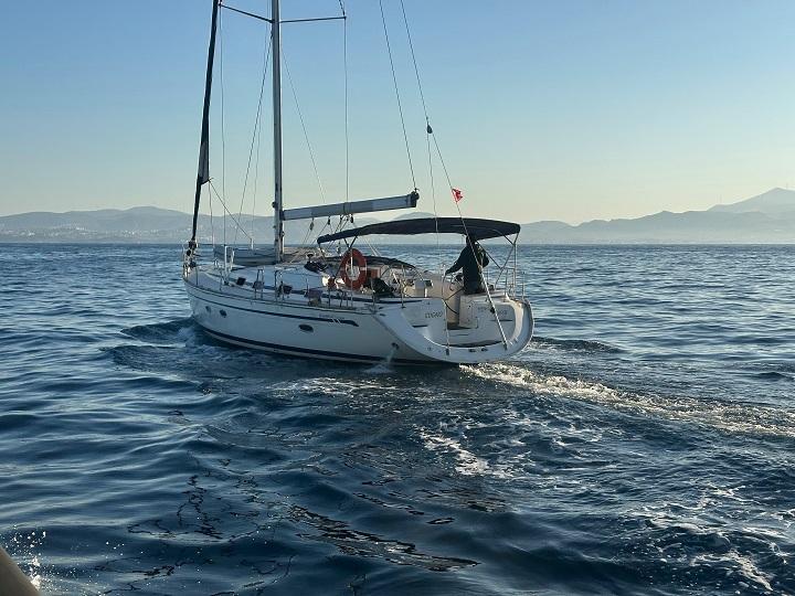 Aydın açıklarında hareketli yelkenli tekne alarmı: 12 kişi yakalandı