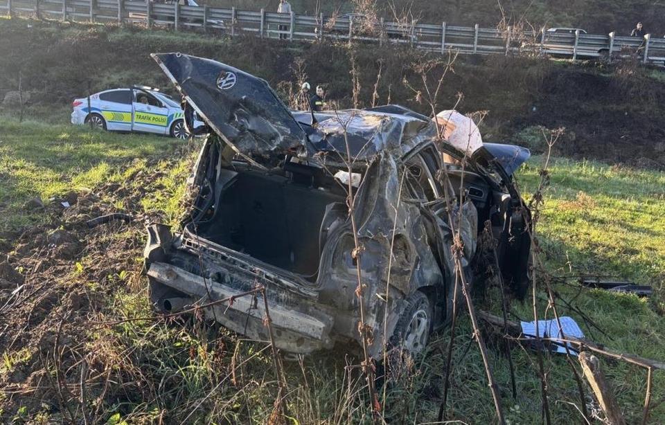 Otomobil tarlaya uçtu: 1 ölü