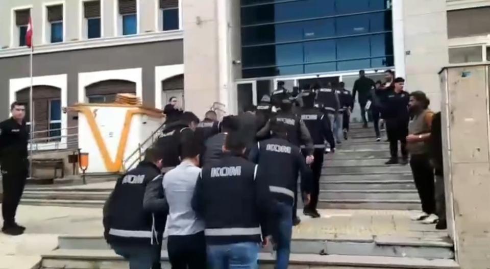 ŞANLIURFA'DA ARAÇ MUAYENE İSTASYONUNA RÜŞVET OPERASYONUNDA 7 TUTUKLAMA
