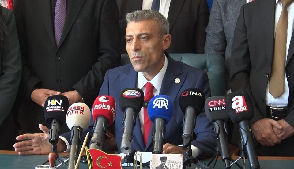 YENİ Parti'de isim krizi için 3 Ekim'e kadar süre