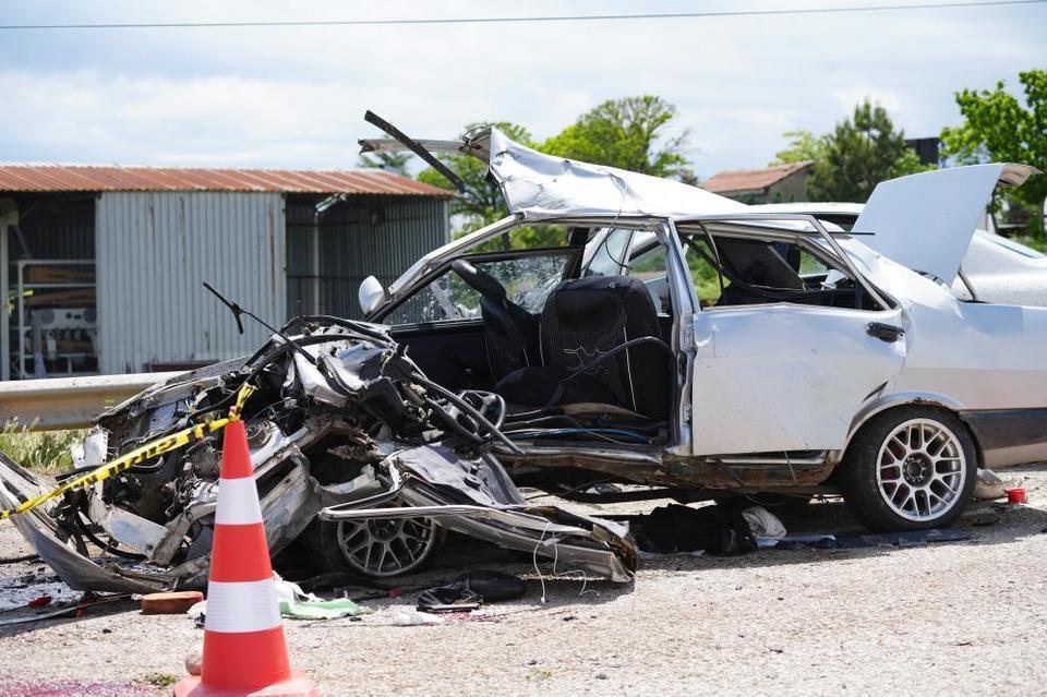 Fiat araçlar bir aileye mezar oldu: Ölü sayısı 3’e yükseldi