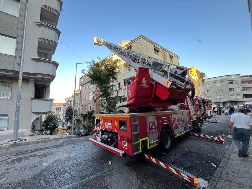 Çatı yangını sonrası yanmış ceset bulundu