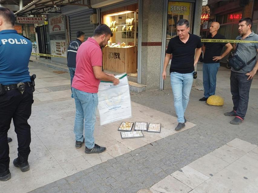 Kuyumcu dükkanında silahlı soygun girişimi: 2 yaralı
