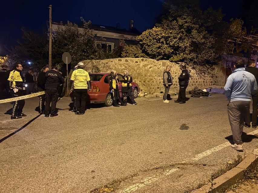 Otomobil ile motosiklet çarpıştı: 1 ölü, 1 yaralı