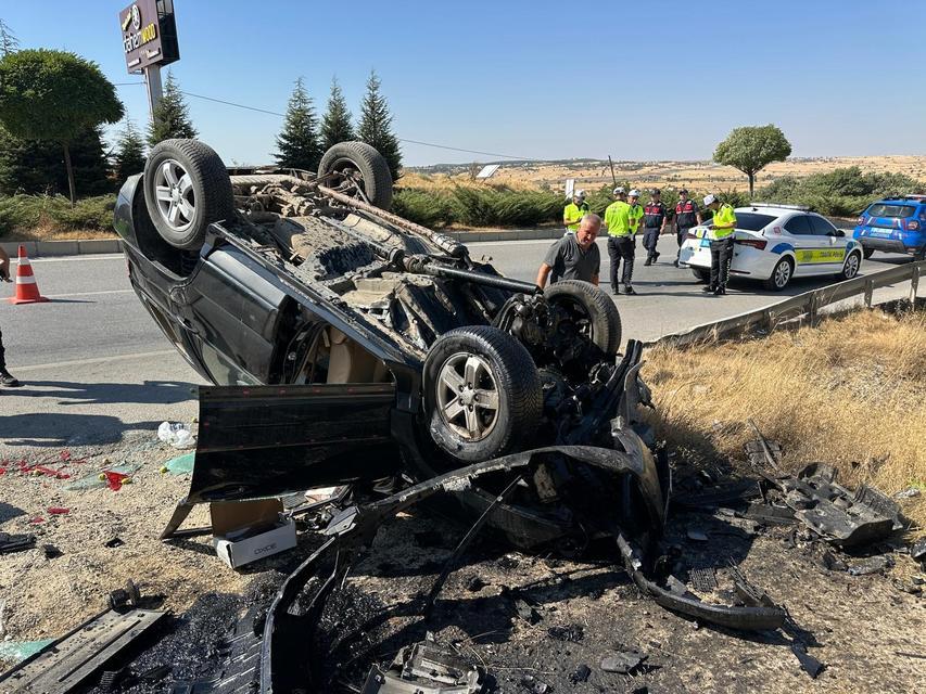 Takla atan otomobilin sürücüsü ağır yaralandı