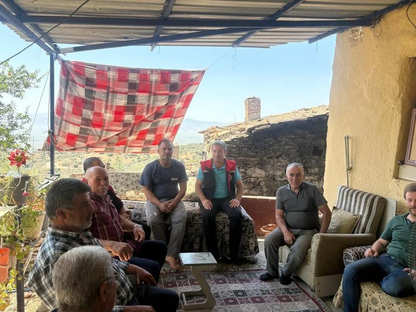 KARADUT MAHALLESİ'NDE ÜRETİCİLERE TARIM VE HAYVANCILIK EĞİTİMİ