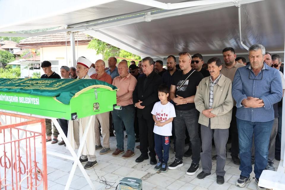 Aydın'da belediye personeli son yolculuğuna uğurlandı