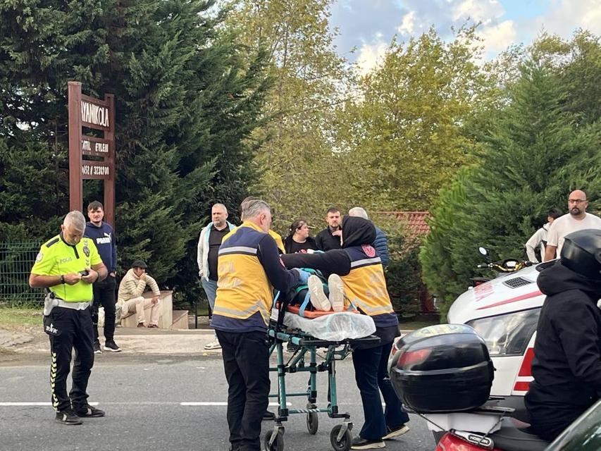 Otomobil ile motosiklet çarpıştı