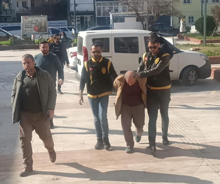 YEĞENİNİ BIÇAKLAYIP ÖLDÜRMÜŞTÜ, ADLİYEYE SEVK EDİLDİ