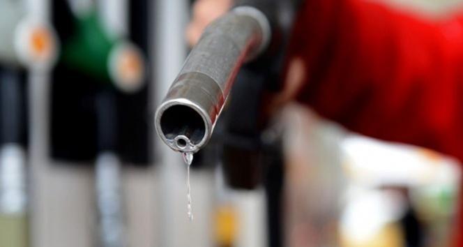 Akaryakıta tarihi zam: Fiyatlar rekor seviyeye dayandı!