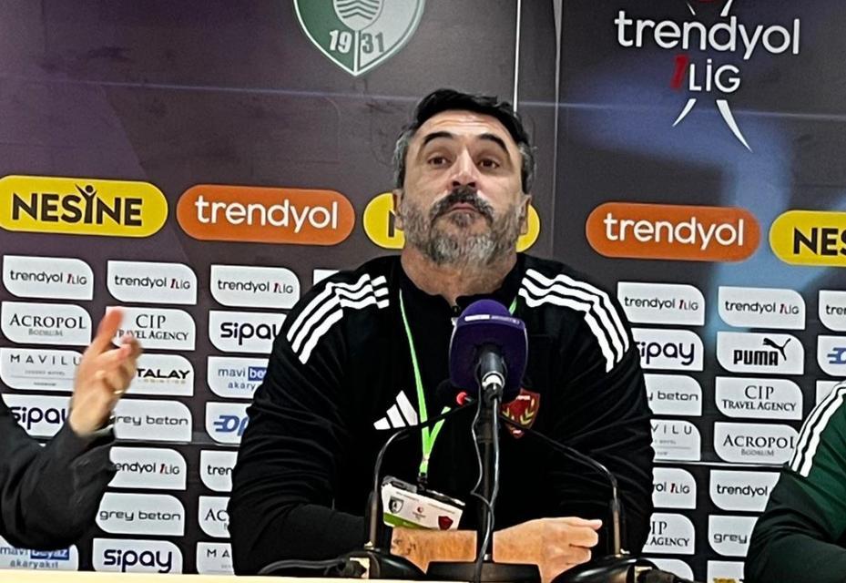 "Üçüncü kez oluyor ama taraftarlarımızdan özür diliyorum"