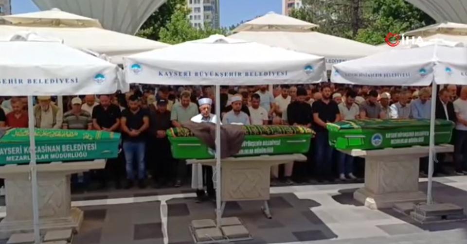 Cami'de öldürülen şahıs toprağa verildi