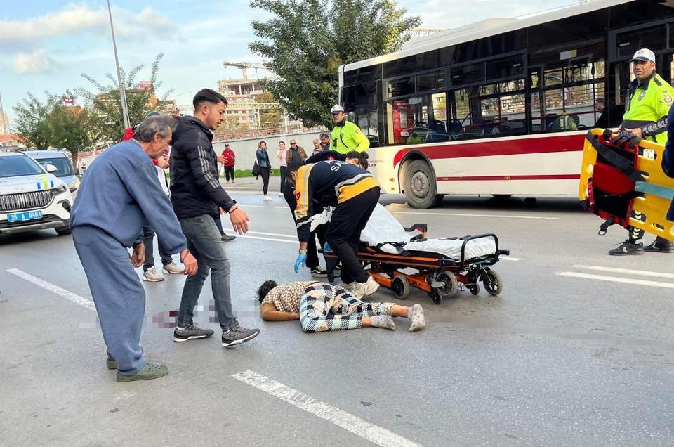 Belediye otobüsünün çarptığı kadın ağır yaralandı