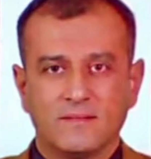 KIRIKKALE'DE BİR APARTMAN DAİRESİNDE KİRACI OLARAK KALAN KİŞİDEN UZUN SÜREDİR HABER ALAMAYAN EV SAHİBİ, ÇİLİNGİR YARDIMIYLA KAPIYI AÇTIRINCA DERİN DONDURUCU VE BUZDOLABININ İÇİNDE, ÇÖP POŞETLERİNE SARILI HALDE ERKEK CESEDİ BULDU. (İHA/KIRIKKALE-İHA)
Kırıkkale'de bir apartman dairesinde kiracı olarak kalan kişiden uzun süredir haber alamayan ev sahibi, çilingir yardımıyla kapıyı açtırınca derin dondurucu ve buzdolabının içinde, çöp poşetlerine sarılı halde erkek cesedi buldu. Cesedin yaklaşık 11 yıl önce kaybolan bir şahsa ait olduğu değerlendirilirken, olayın ardından 4 şüpheli gözaltına alındı.