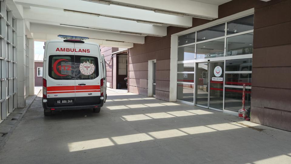 Tarım işçilerini taşıyan minibüs devrildi: 13 yaralı