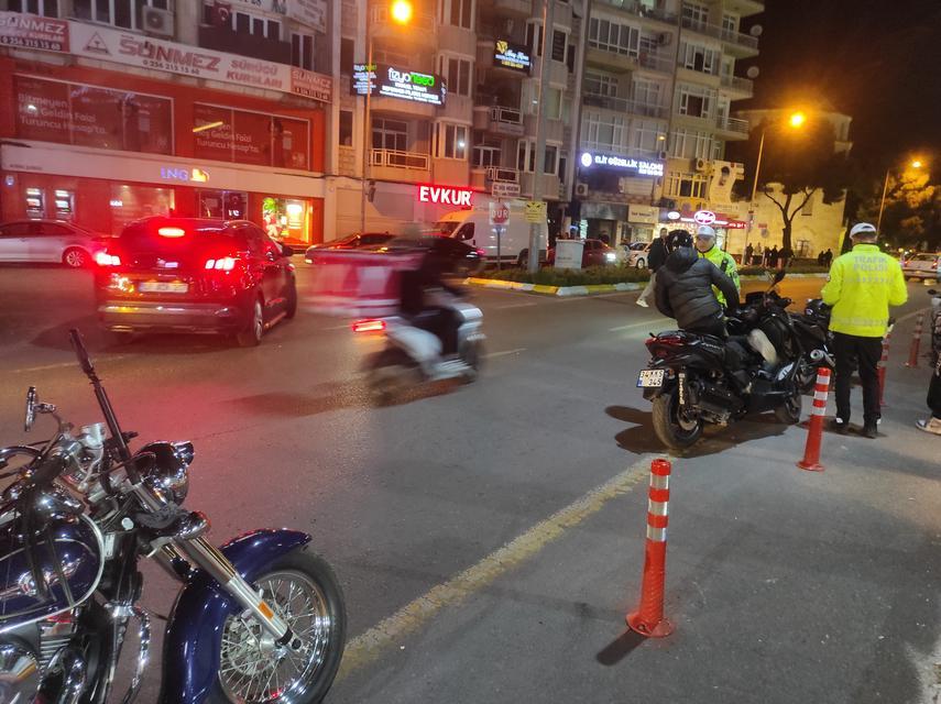 AYDIN'DA MOTOSİKLET DENETİMLERİ SIKLAŞTI