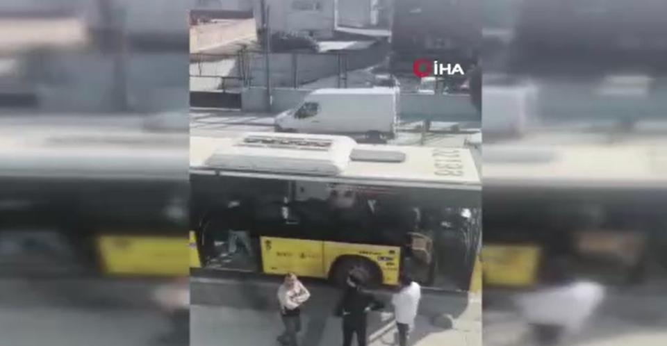 Otobüs bıçaklı saldırı: 3 yaralı
