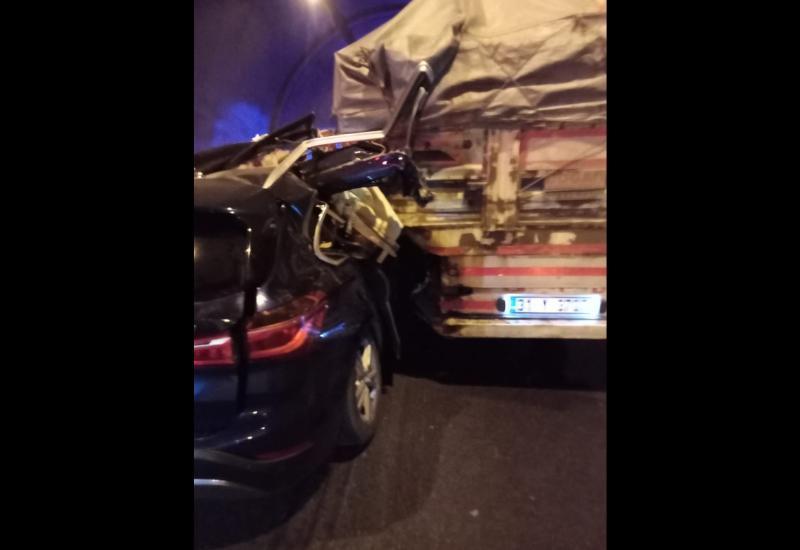 Tünelde trafik kazası: 1 ölü, 4 yaralı