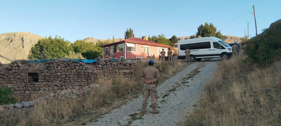 SİVAS'TAKİ KAYIP BEBEK SORUŞTURMASINDA 6 KİŞİ GÖZALTINA ALINDI