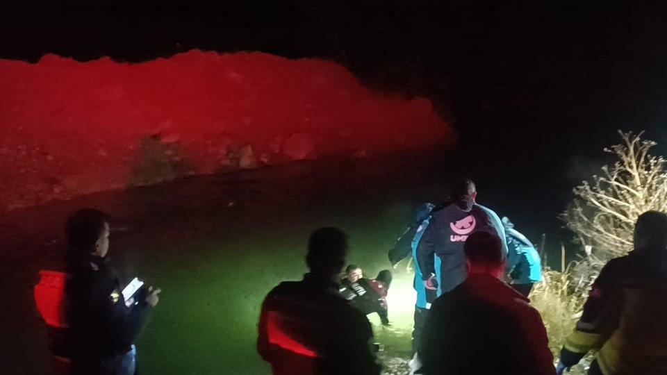 Gölete giren genç hayatını kaybetti