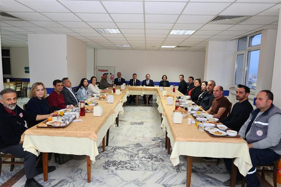 Müdür Şenkul, Söke'de iftar programına katıldı