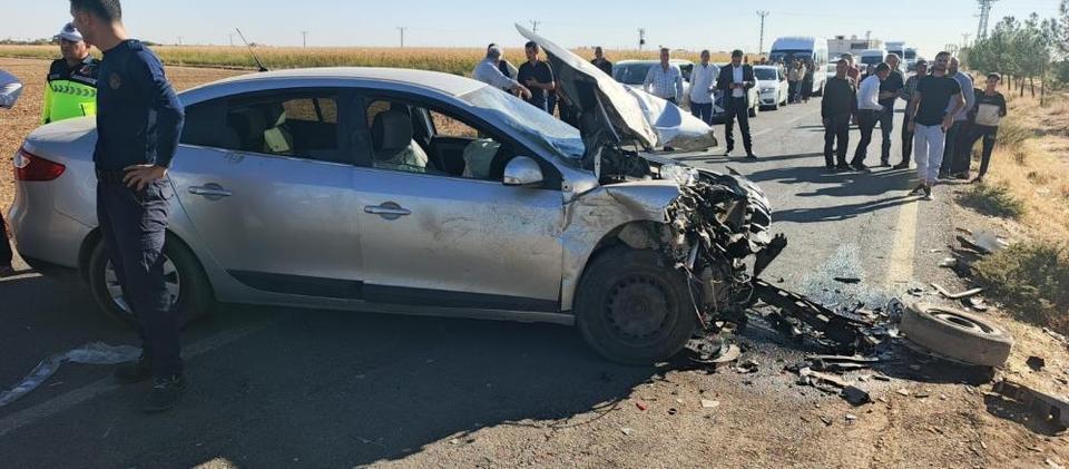 İki otomobil çarpıştı: 6 yaralı