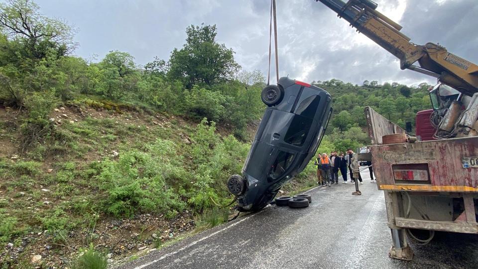 Yağış nedeniyle araç takla attı