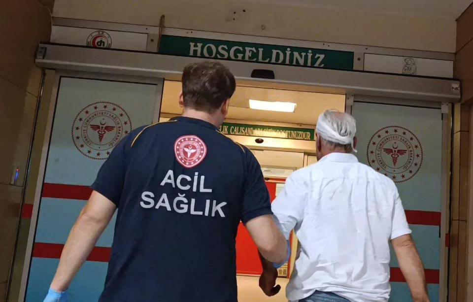 Tarlada iki grup arasında patates kavgası