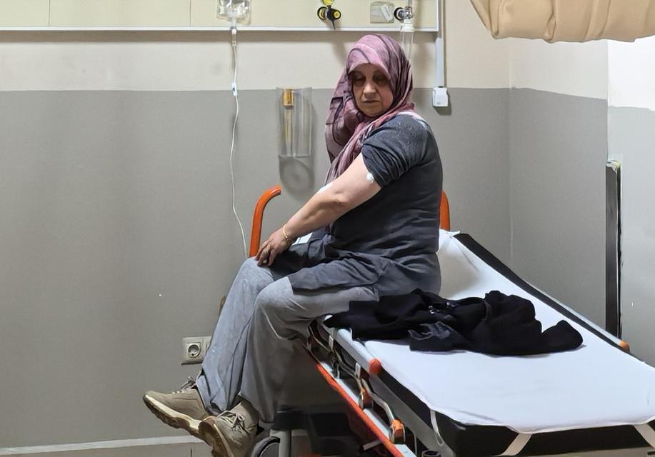 Akrep sokan kadın ölümden döndü