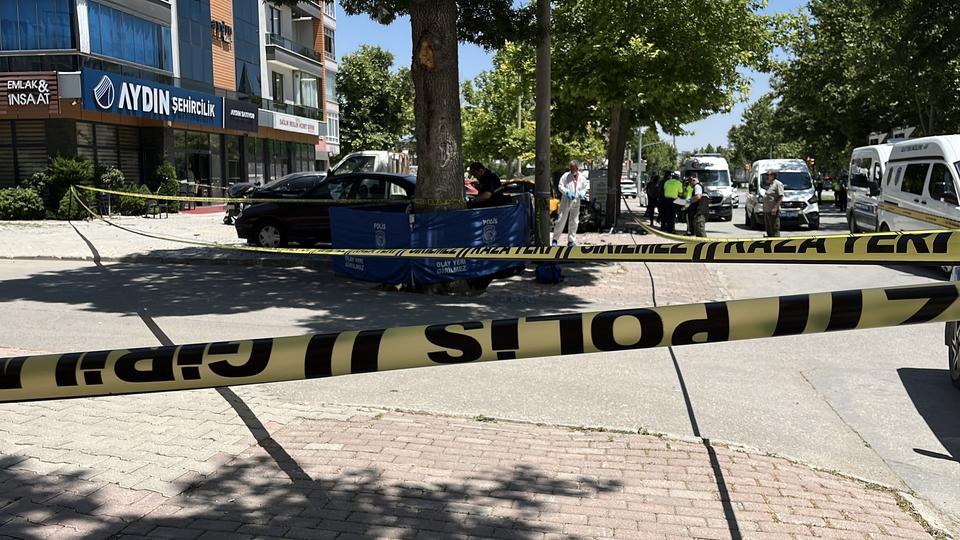 Ticari taksinin çarptığı anne ile kızı hayatını kaybetti